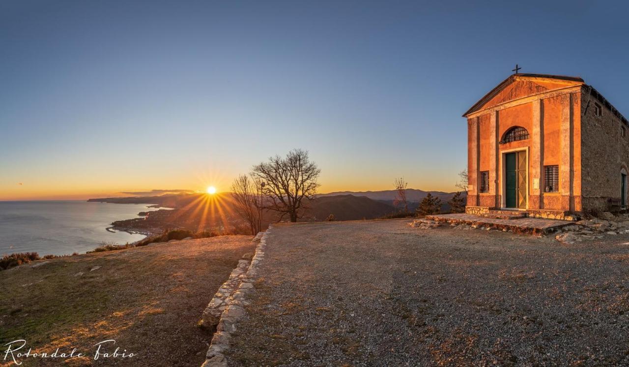 Апартаменты Casa Erika Fronte Mare Варацце Экстерьер фото